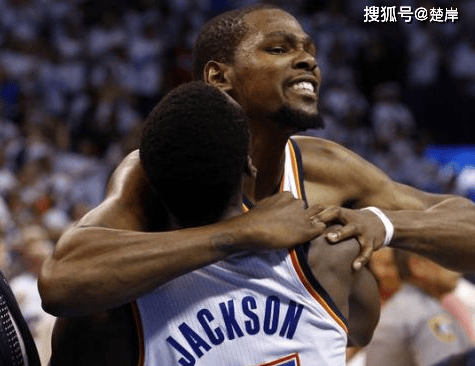 -穆古鲁扎与70激战曼联分钟，表现优异胜负难料！，杜兰特焦点对战全场沸腾不已的简单介绍