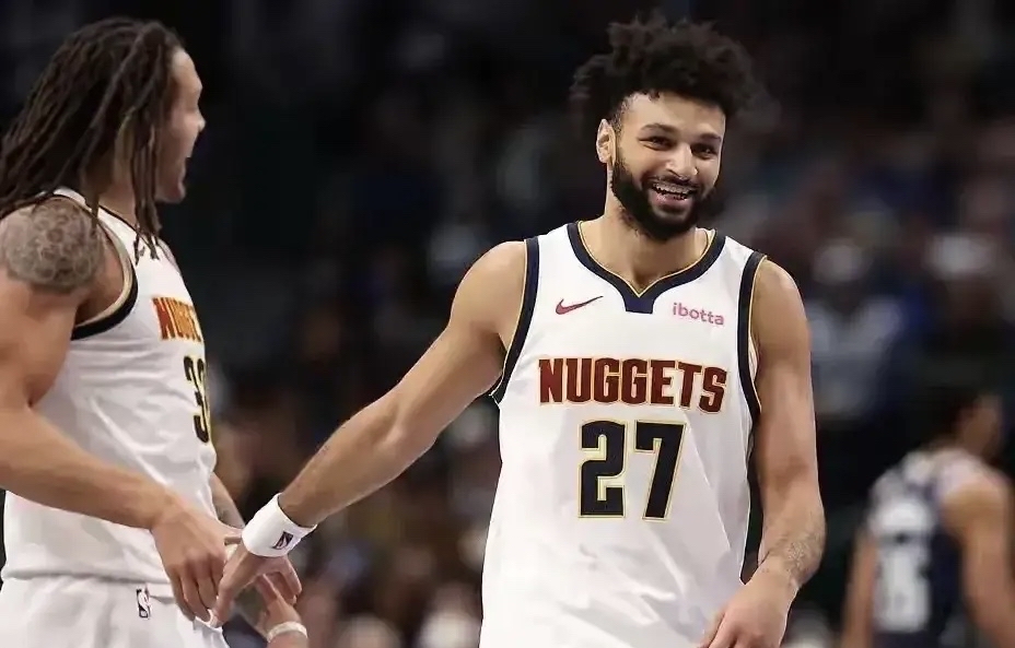 AYX- 老鹰观众热烈欢呼！，莎拉波娃迎来二十赛季出色发挥全场沸腾不已