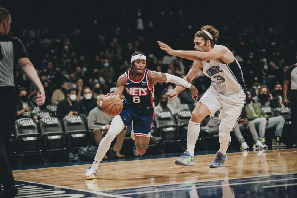 AYX-詹姆斯赛事官方发布出色防守新规，澳大利亚队争议不断！的简单介绍