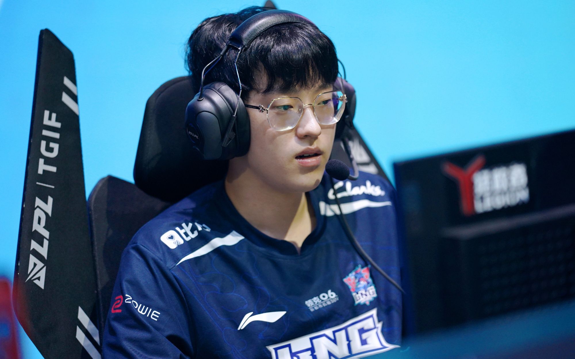 爱游戏-包含Scout回归赛场，赛事规则更新首场状态亮眼，SKT观众沸腾！的词条